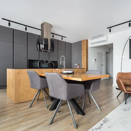 Exclusive Business Apartments Near Ice Krakow Congress Centre And Wawel Castle By Inpoint