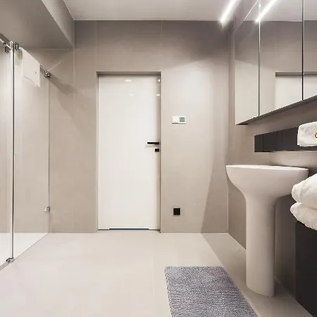 Exclusive Business Apartments Near Ice Krakow Congress Centre And Wawel Castle By Inpoint Cracovia